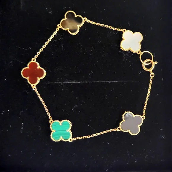 Chic Clover Charm Bracelet in Gold and Multi-Color - Picture 3 of 15